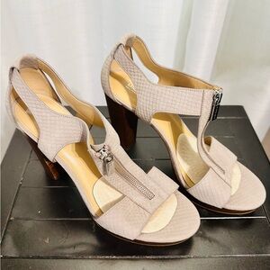Michael Kors Berkley Leather platform sandal_ Grey size 9.5